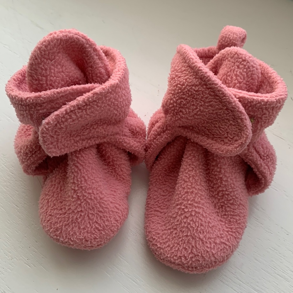 12/18m Hudson Baby fleece slippers